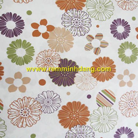 Tiếp tục phong cách hiện đại, trẻ trung, Phúc duy cho ra đời bộ sưu tập Ashley & Jenny, kết hợp giữa 2 chất liệu vải in và vải dệt. Trong khi Ashley là các mẫu hoa văn kẻ sọc to và nhỏ với các gam mầu tươi như hồng, đỏ. da cam, vàng, xanh, tím trên chất liệu vải dệt thì Jenny là mẫu vải hoa to cũng với các sắc mầu tươi trẻ như đỏ, da cam, xanh với chất liệu vải in. Ngoài ra bộ sưu tập còn có mẫu chấm bi nhỏ 1 mầu Genova. Các mẫu vải này có thể dùng làm rèm, gối trang trí, khăn trải bàn hay các đồ decor bằng vải khác. Các mẫu vải này có thể phối mầu với nhau trên nền của chất liệu vải trơn cùng tông mầu hoặc vải trơn mầu trung tính, tạo nên một không gian thực sự thời trang